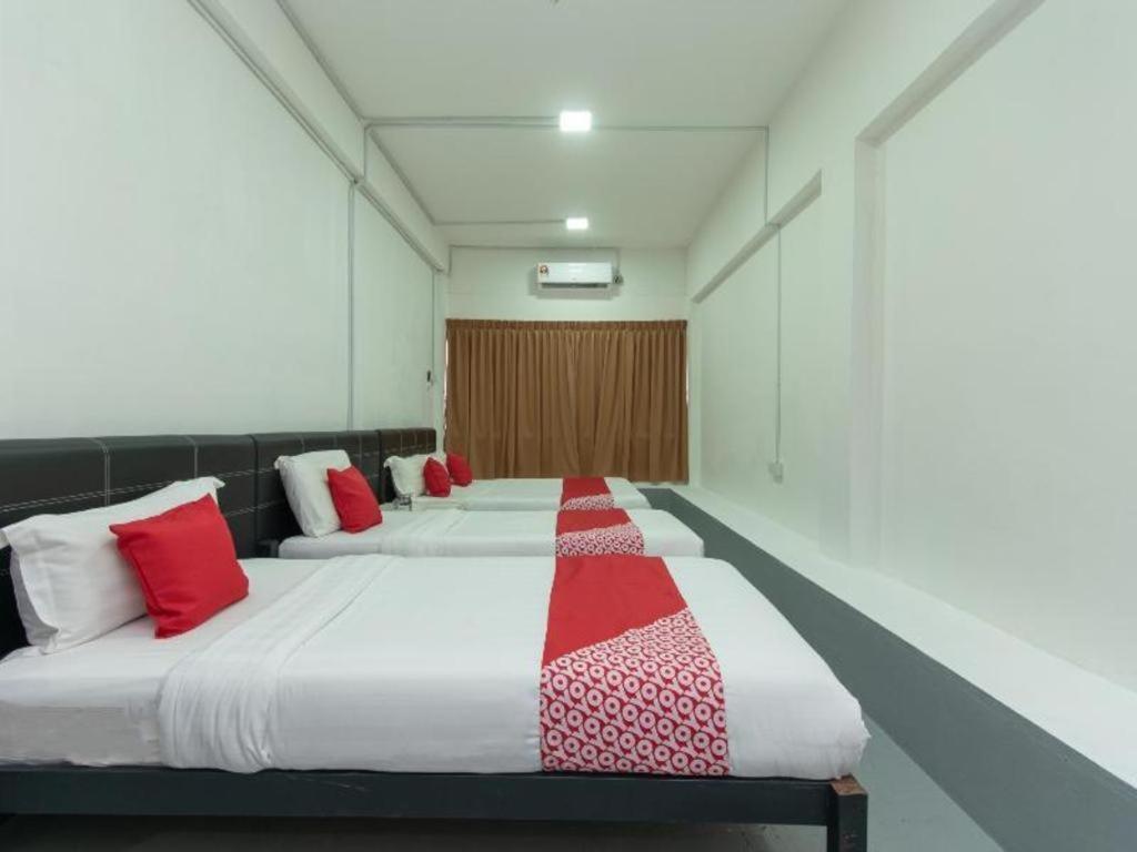 Oyo 43993 Madsuite Kota Kinabalu Kültér fotó