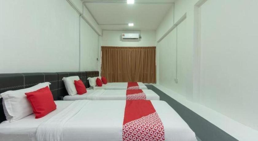 Oyo 43993 Madsuite Kota Kinabalu Kültér fotó