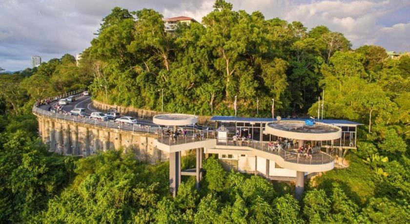 Oyo 43993 Madsuite Kota Kinabalu Kültér fotó
